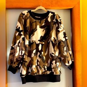 NWOT Mazik S/M Smooth-textured Fleece w/a soft backing inside, Oversized COMFY